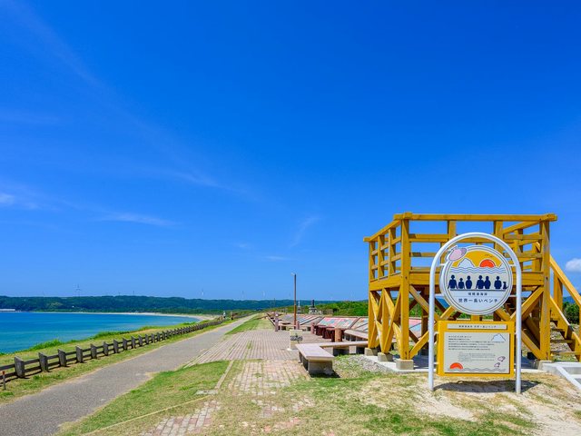 ベンチから望む日本海