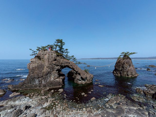 昼間の機具岩