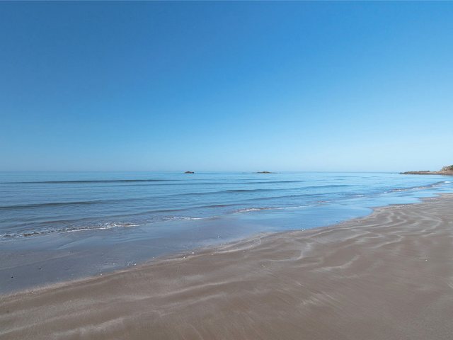 遠浅の大島海水浴場