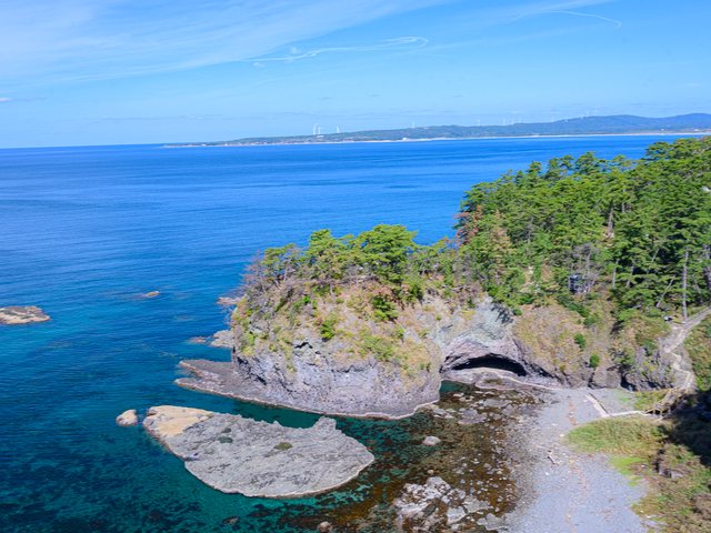 青く澄んだ日本海
